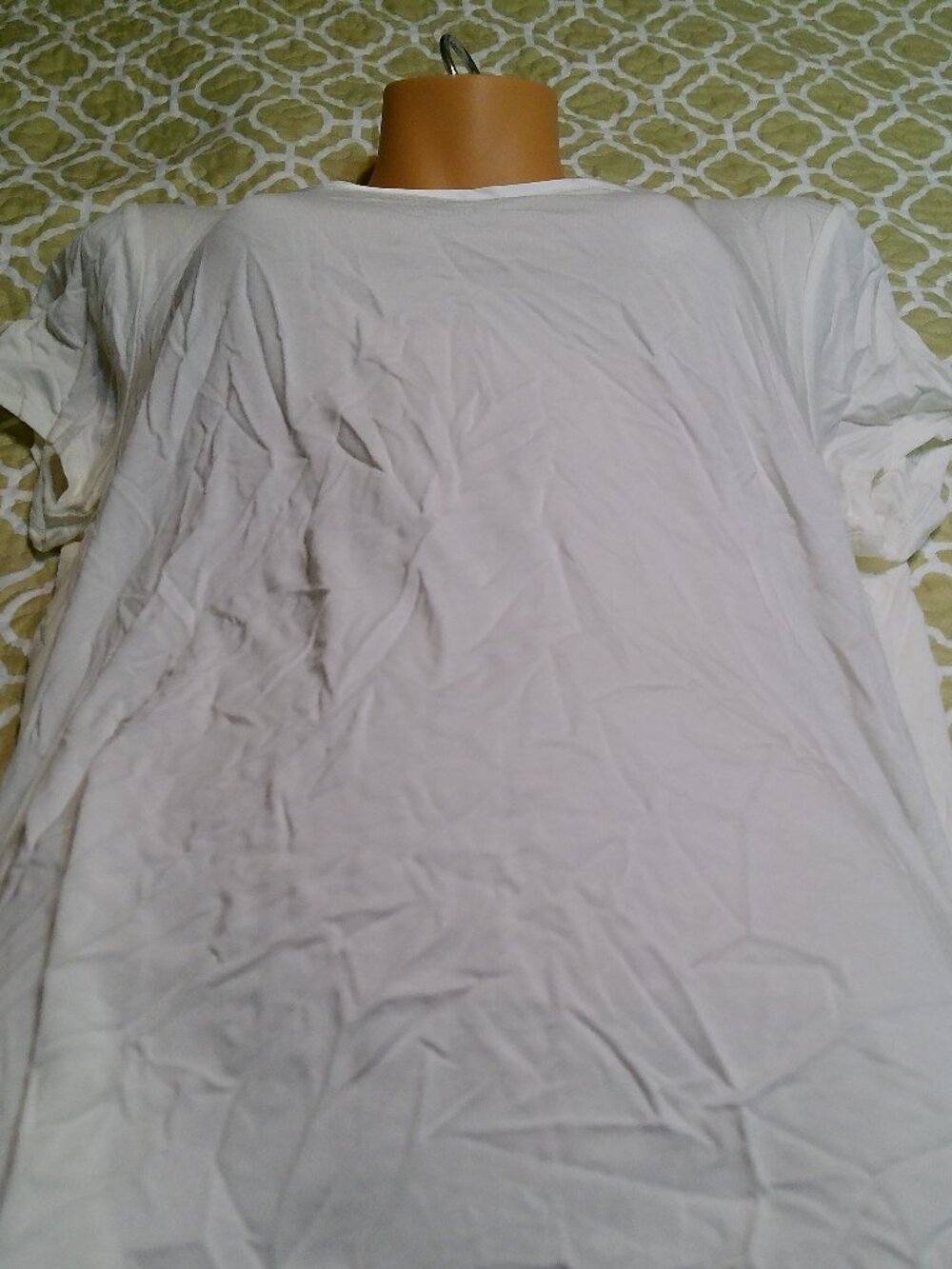 WHITE HOUSE BLACK MARKET SIZE MED OFF WHITE T SHIRT GOOD CONDITION